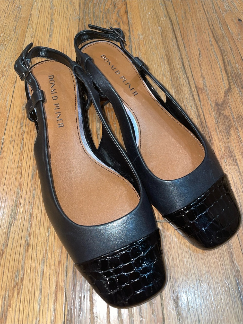 Donald Pliner Womens Davina Black Leather Slingback Pumps 8M NEW